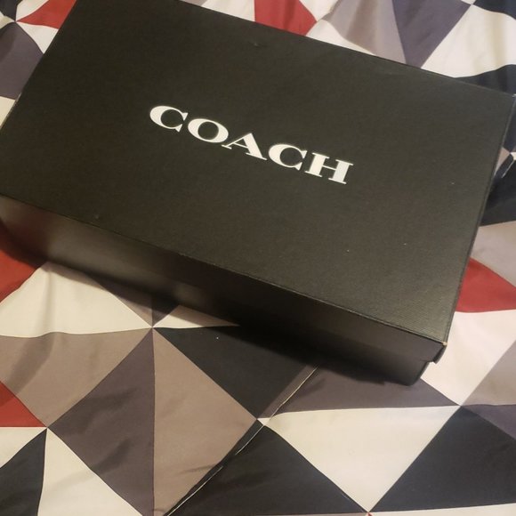 Shoes - Picture 1 of 4